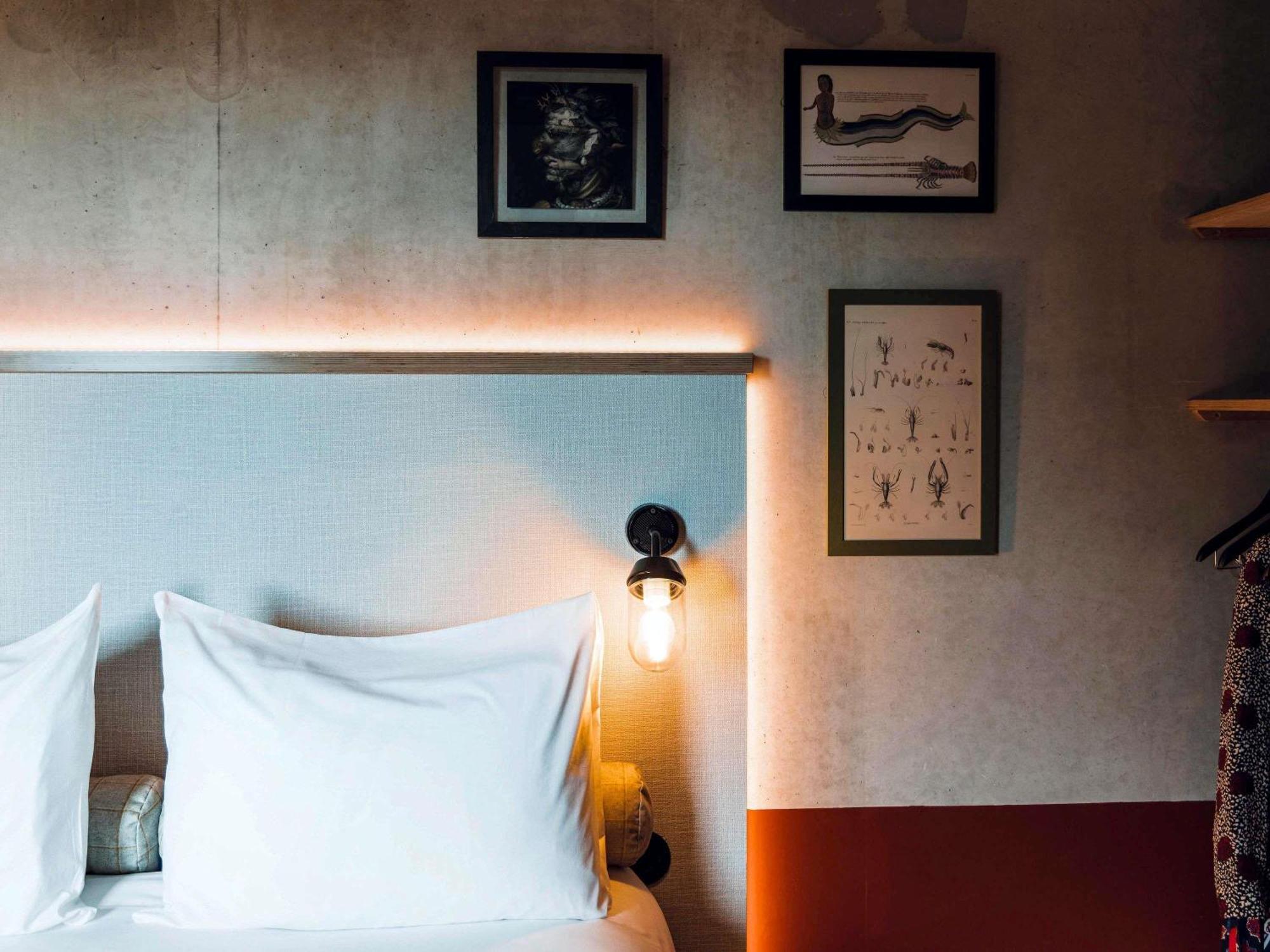 Standard Zimmer mit 1 Doppelbett und 2 Einzelbetten