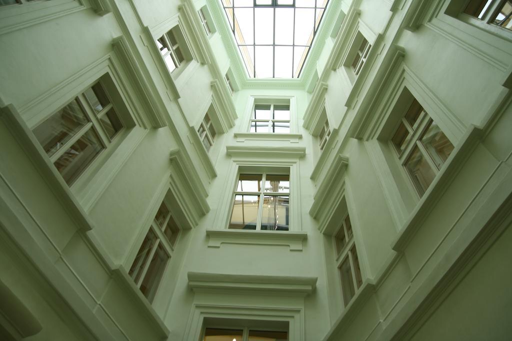 Standard Doppelzimmer mit Blick auf das Atrium