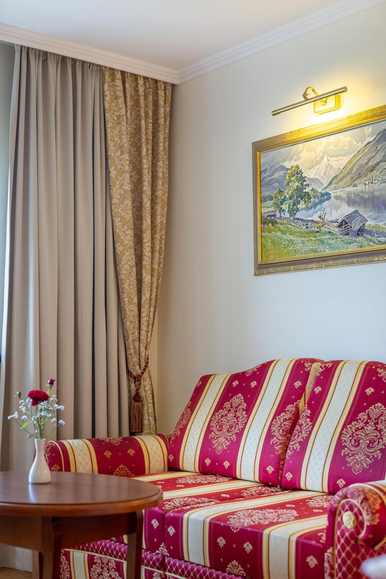 Junior Suite mit Balkon und Seeblick