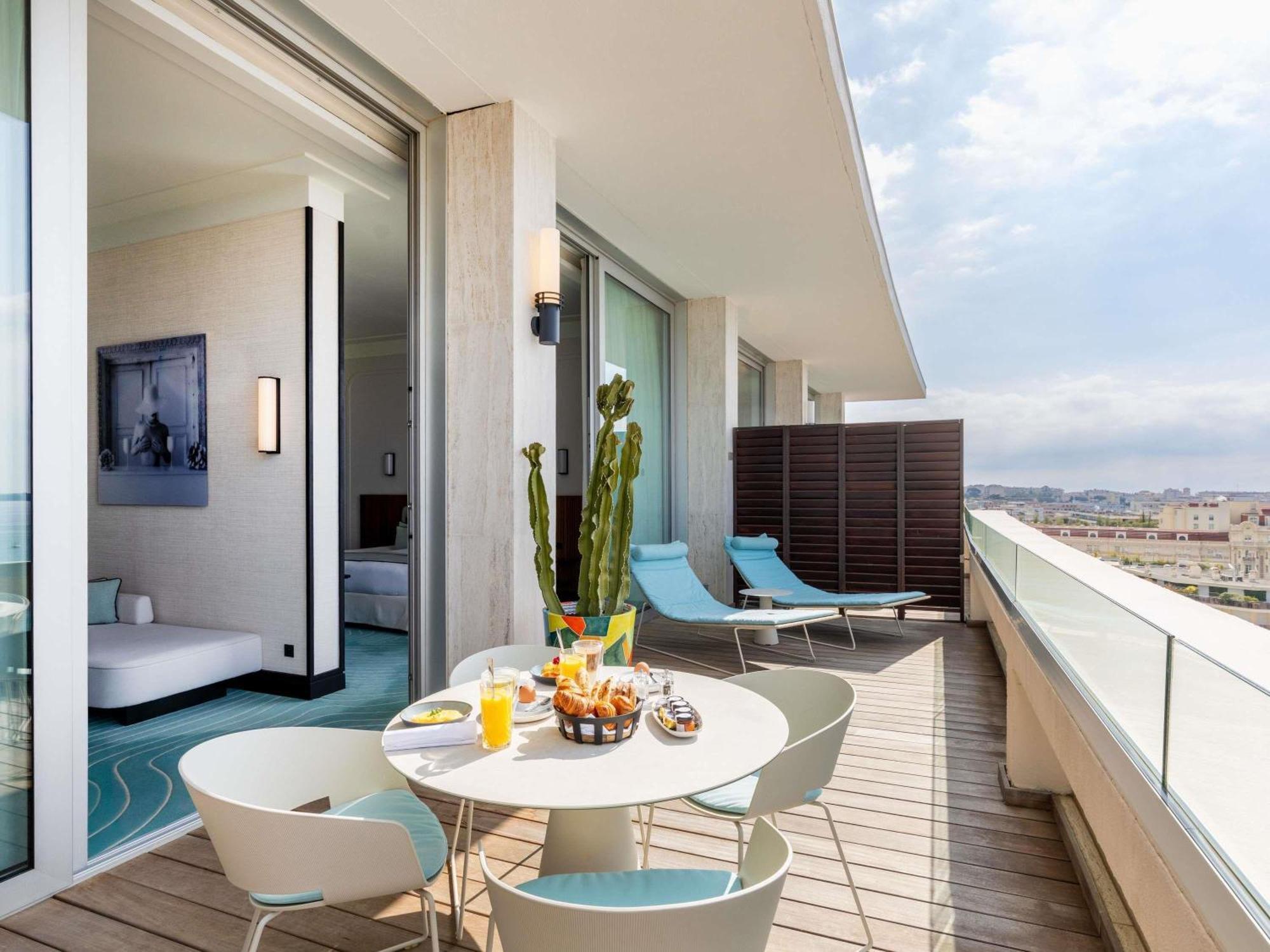 Signature Suite mit Terrasse und Meerblick