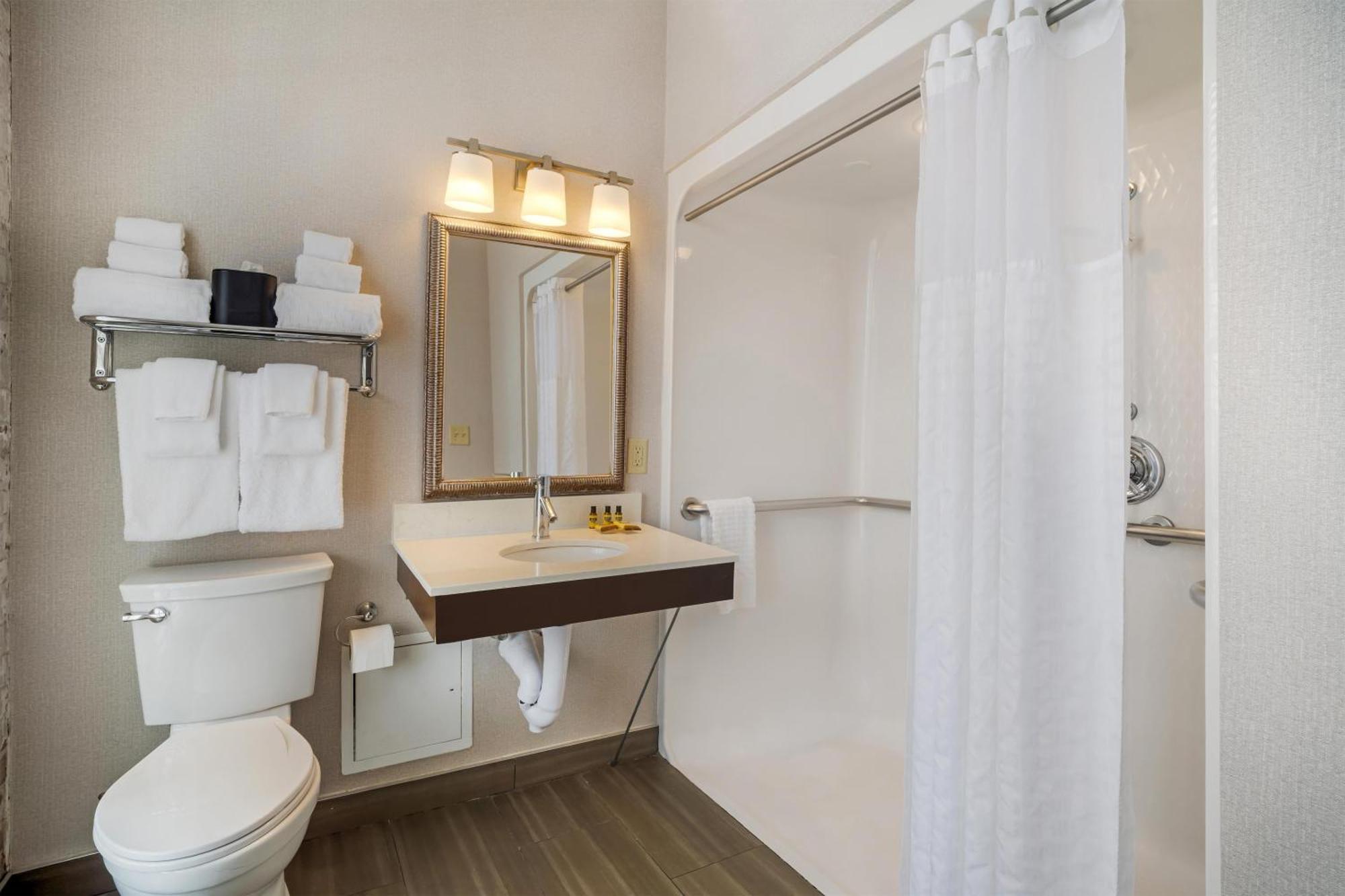 Double Room Two Double Beds Accessible