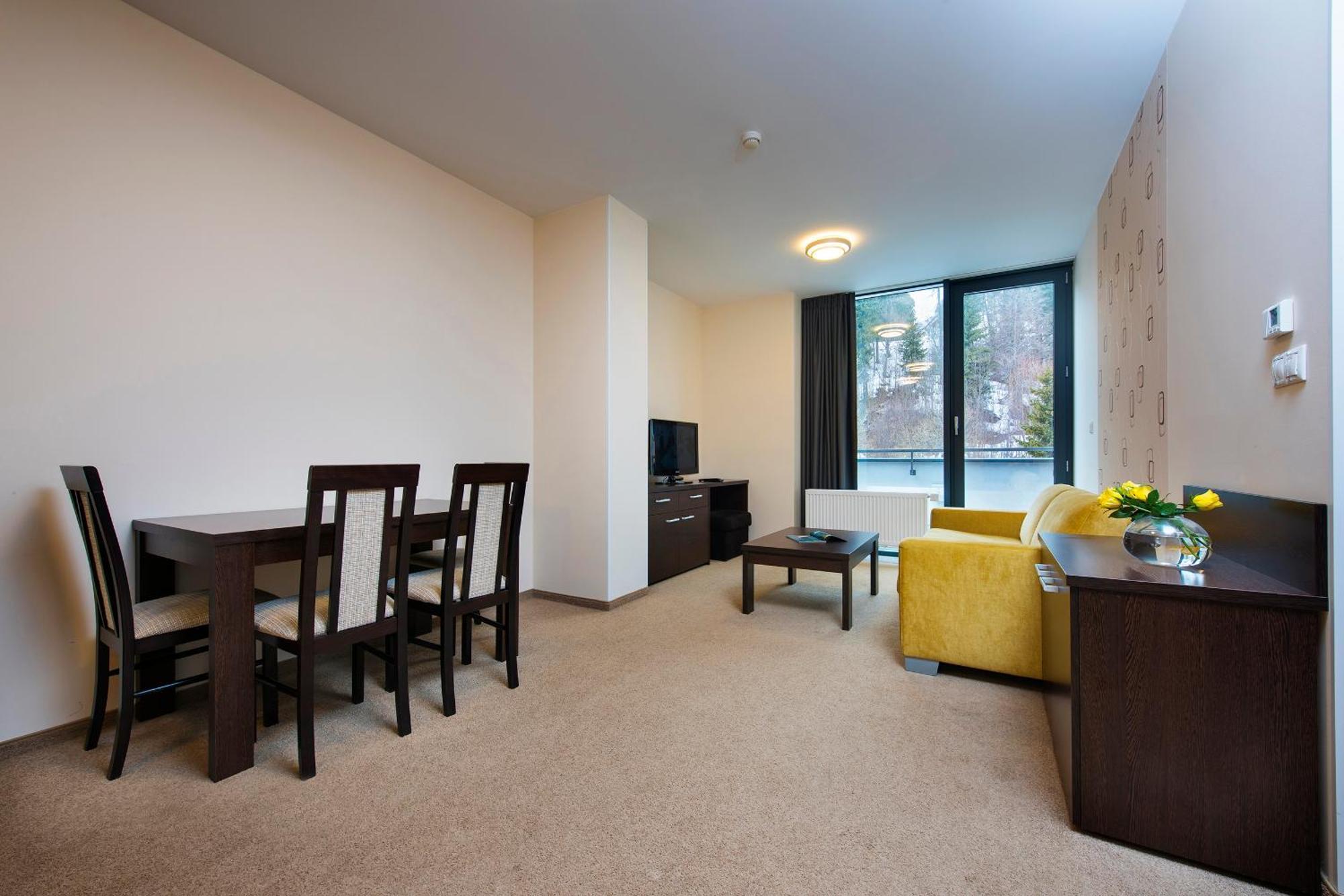 Apartment mit Balkon