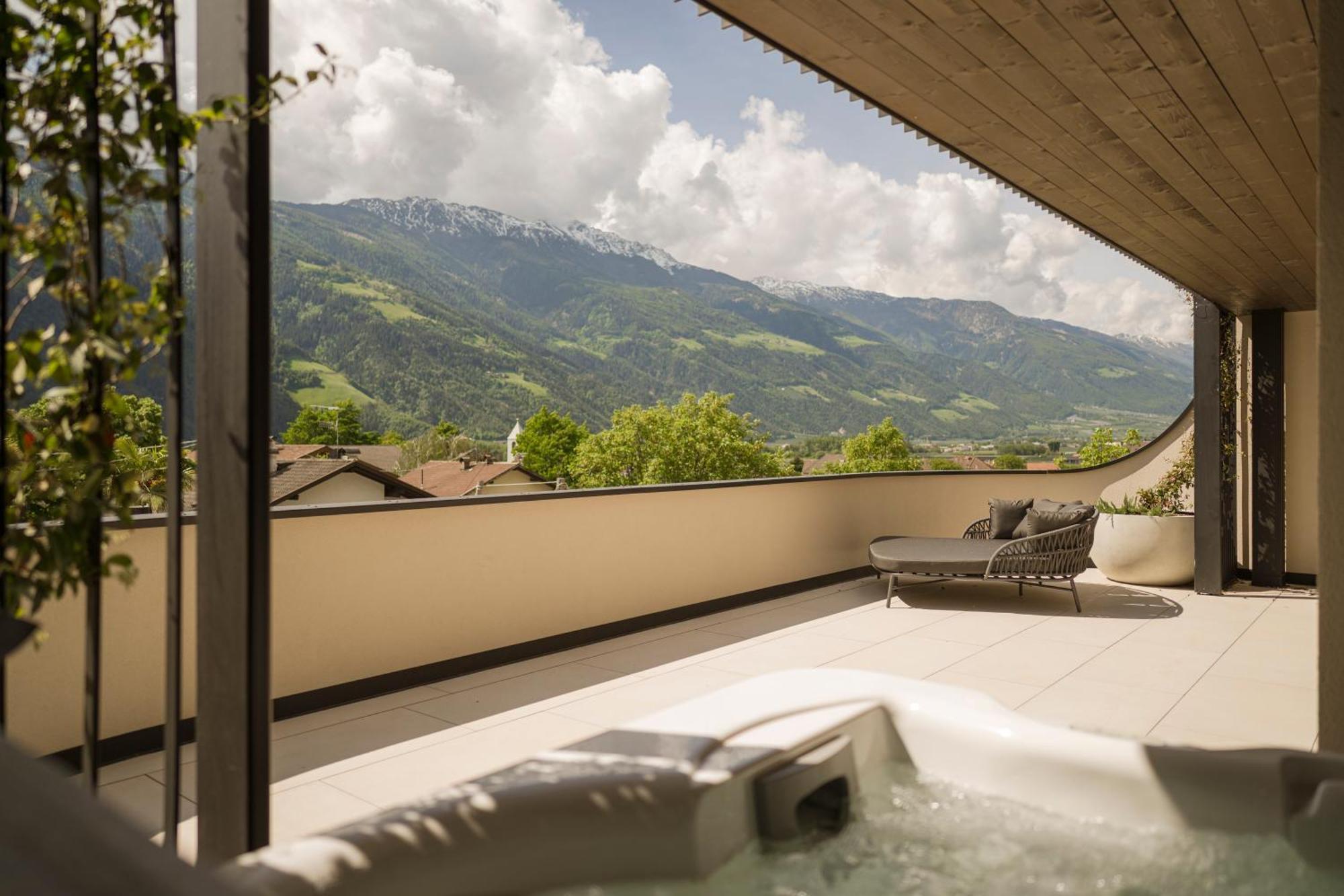 Deluxe Apartment mit Balkon und 2 Schlafzimmern