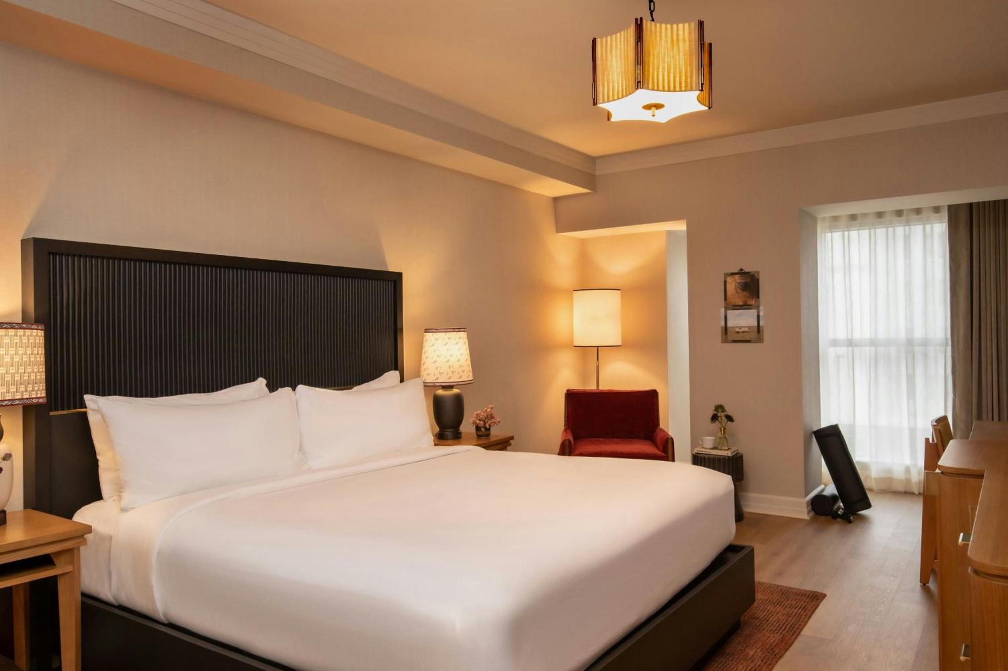 Premium Zimmer mit Kingsize-Bett und Stadtblick - obere Etage