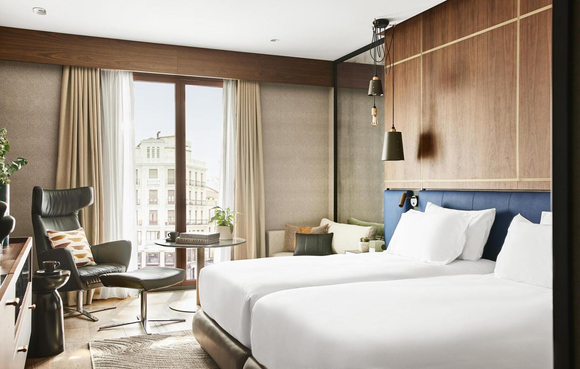 Zweibettzimmer mit Stadtblick