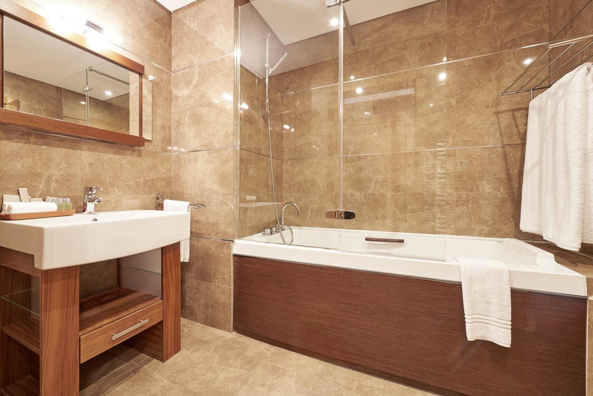 Apartment mit 2 Schlafzimmern und Poolblick