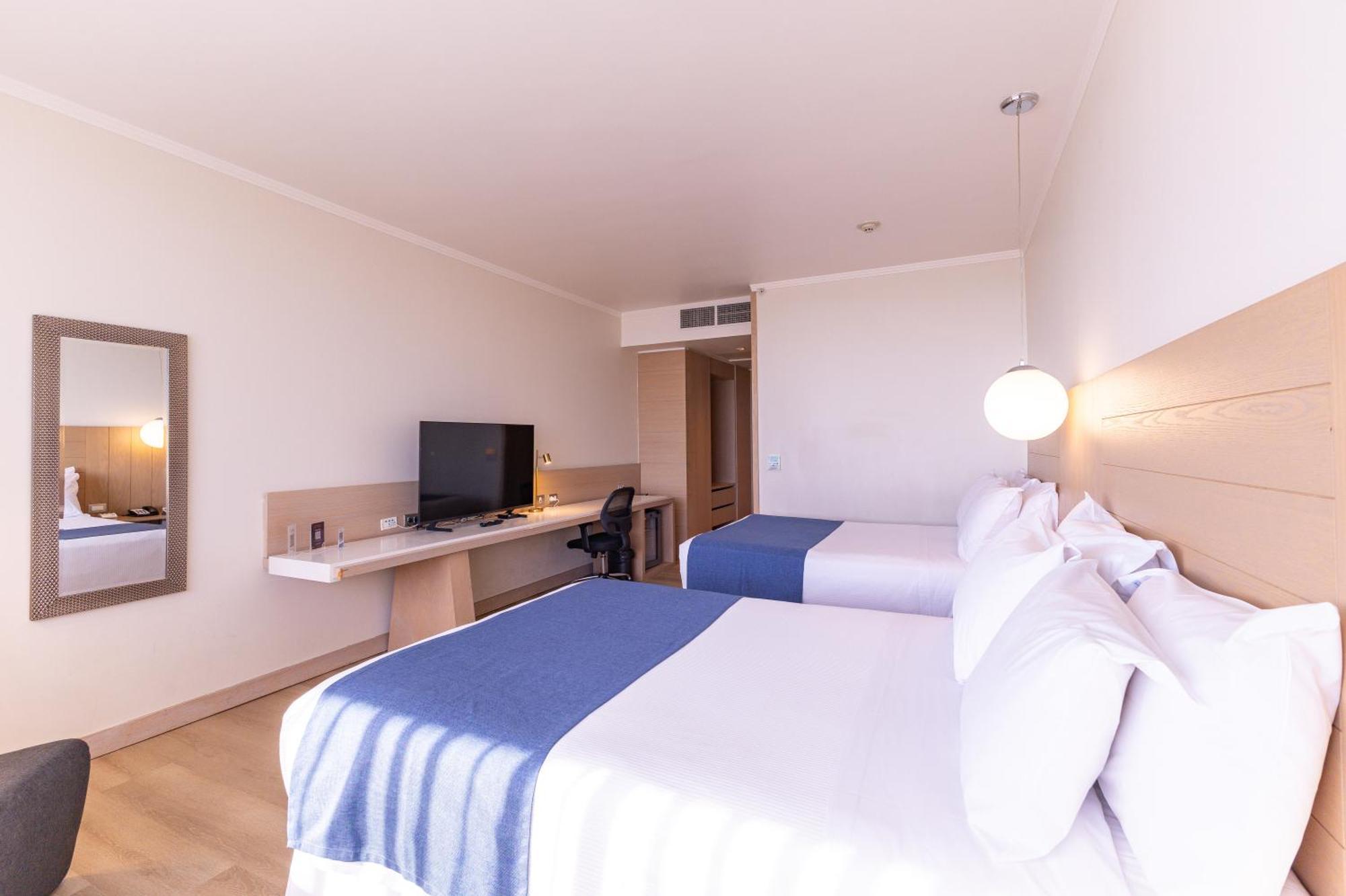 Zimmer mit 2 Queensize-Betten, barrierefrei – Nichtraucher