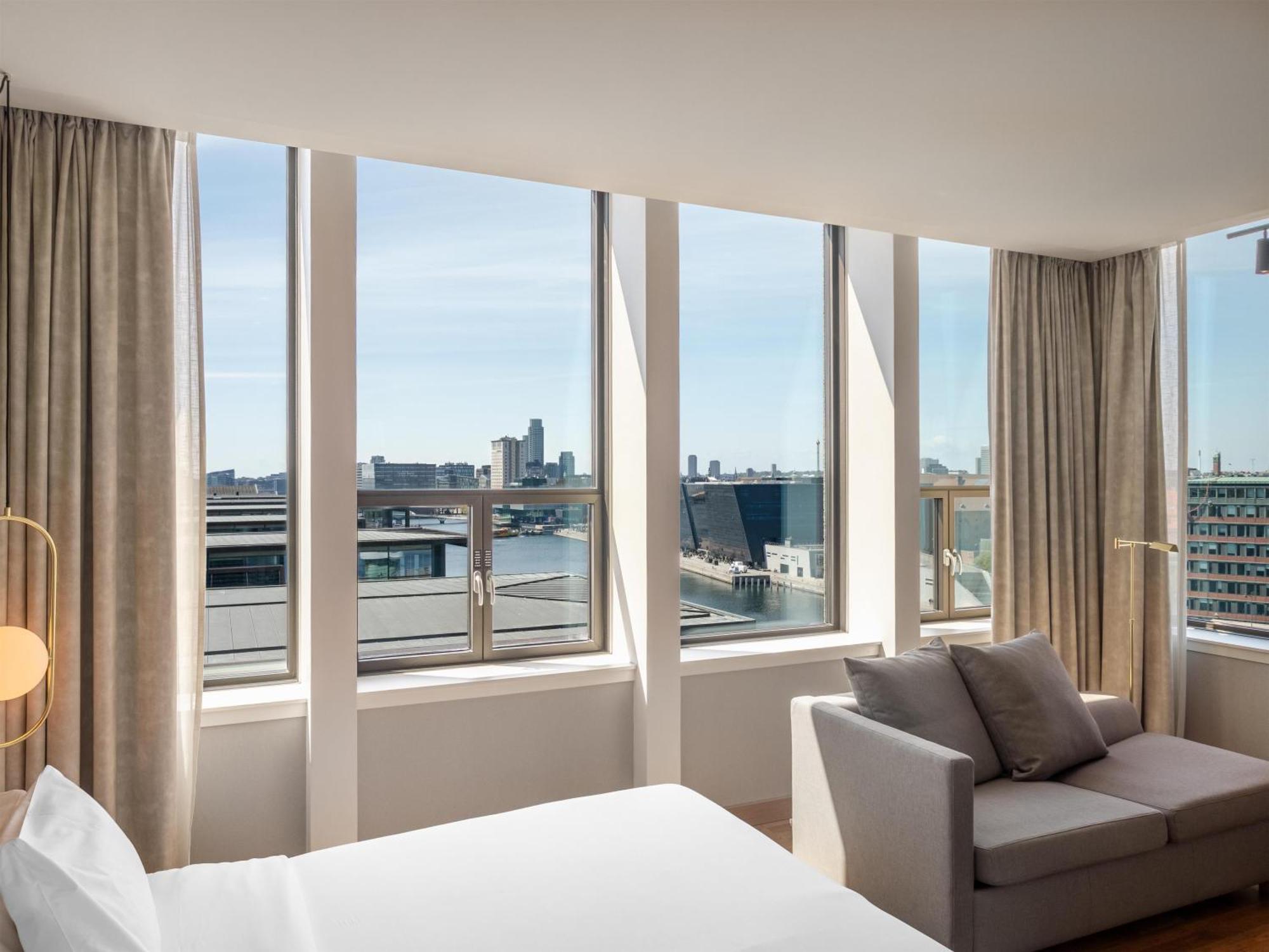 Junior Suite am Wasser mit Aussicht und Zustellbett (2 Erwachsene + 1 Kind)