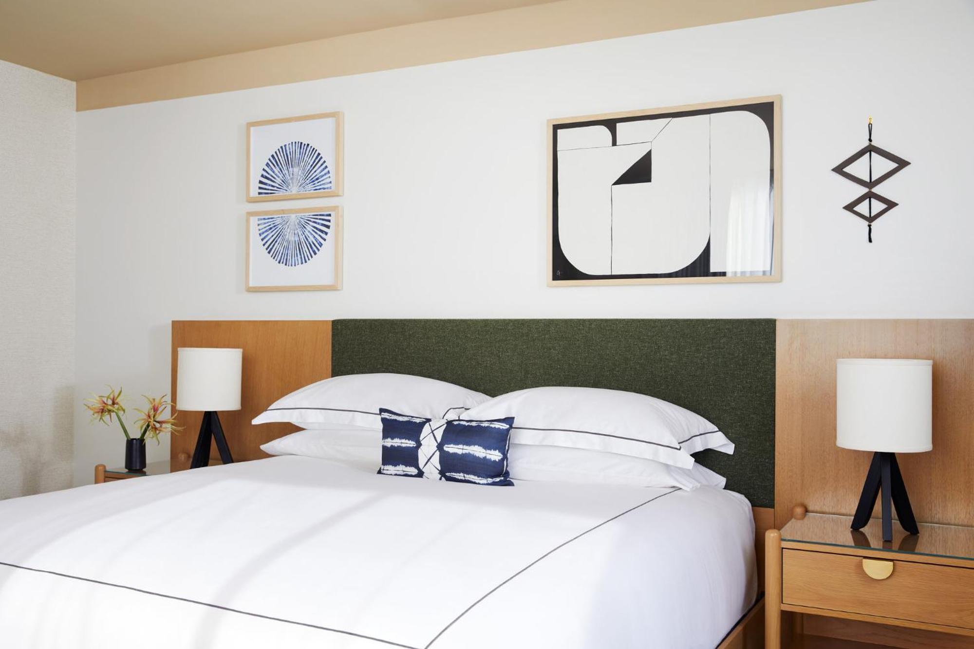 Zimmer mit Kingsize-Bett