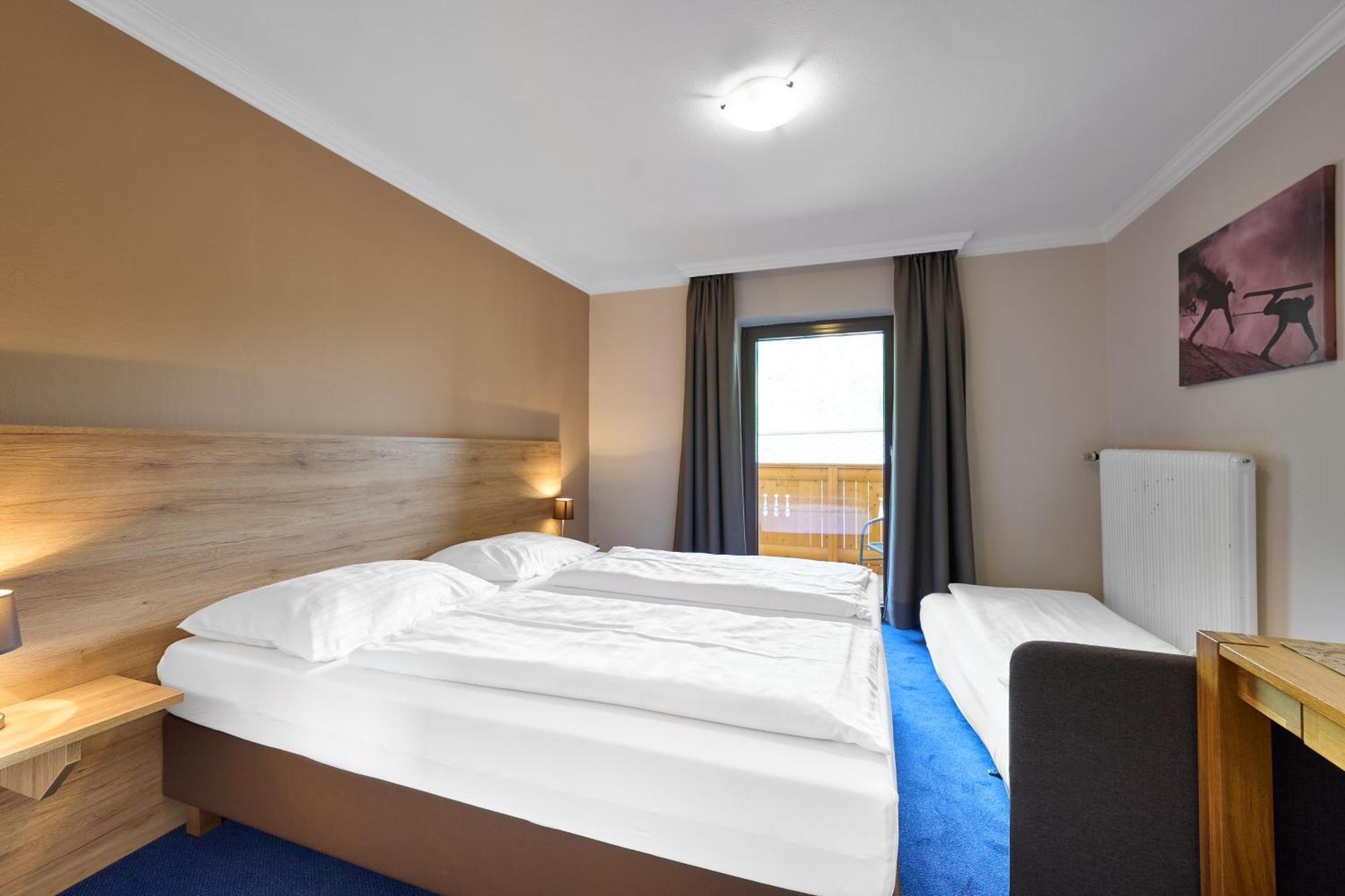 Doppelzimmer mit Balkon