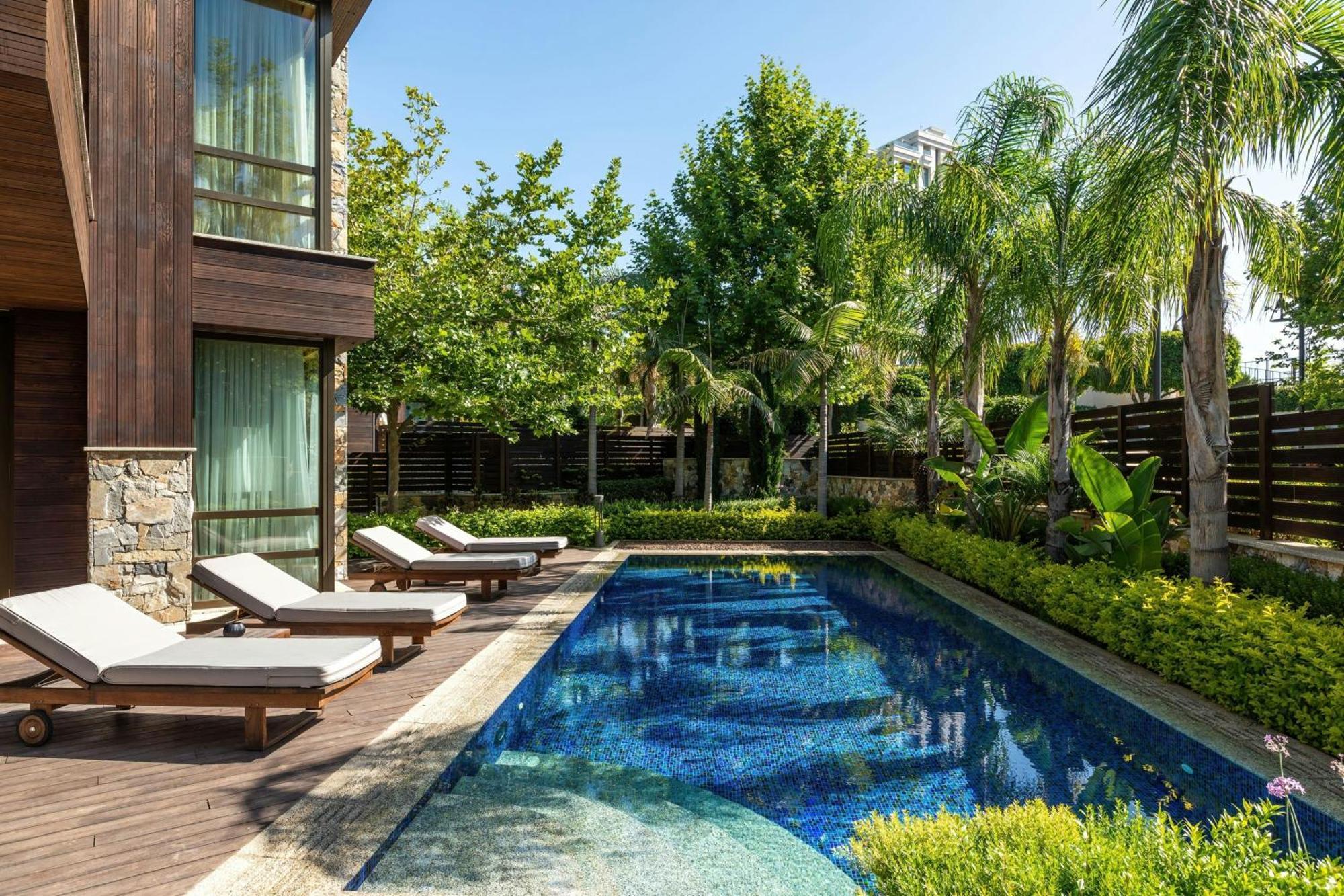 Parkvilla mit 3 Schlafzimmern, privatem Pool und Gartenblick