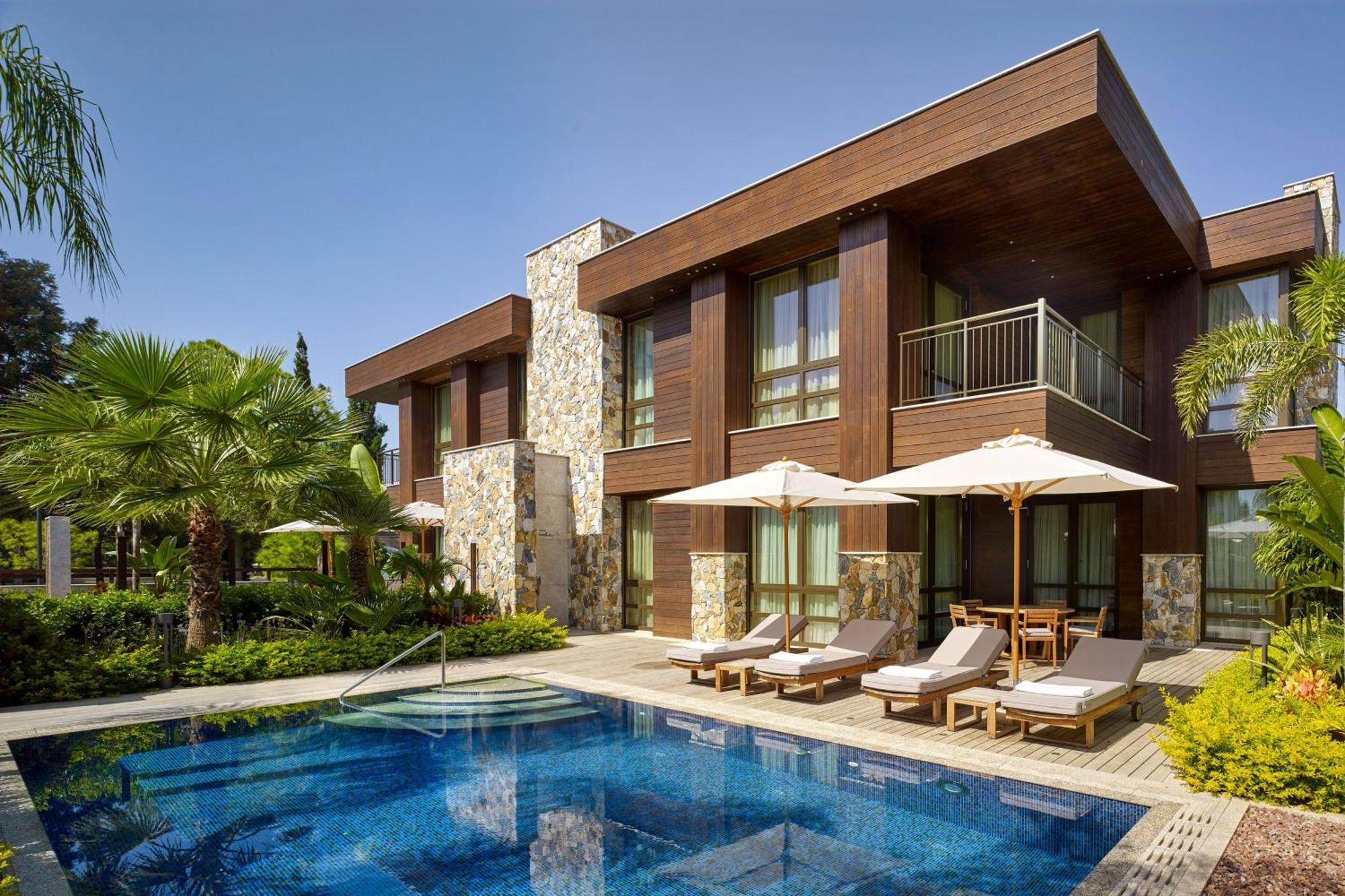 Parkvilla mit 2 Schlafzimmern, privatem Pool und Gartenblick