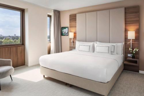 Level Premium Zimmer