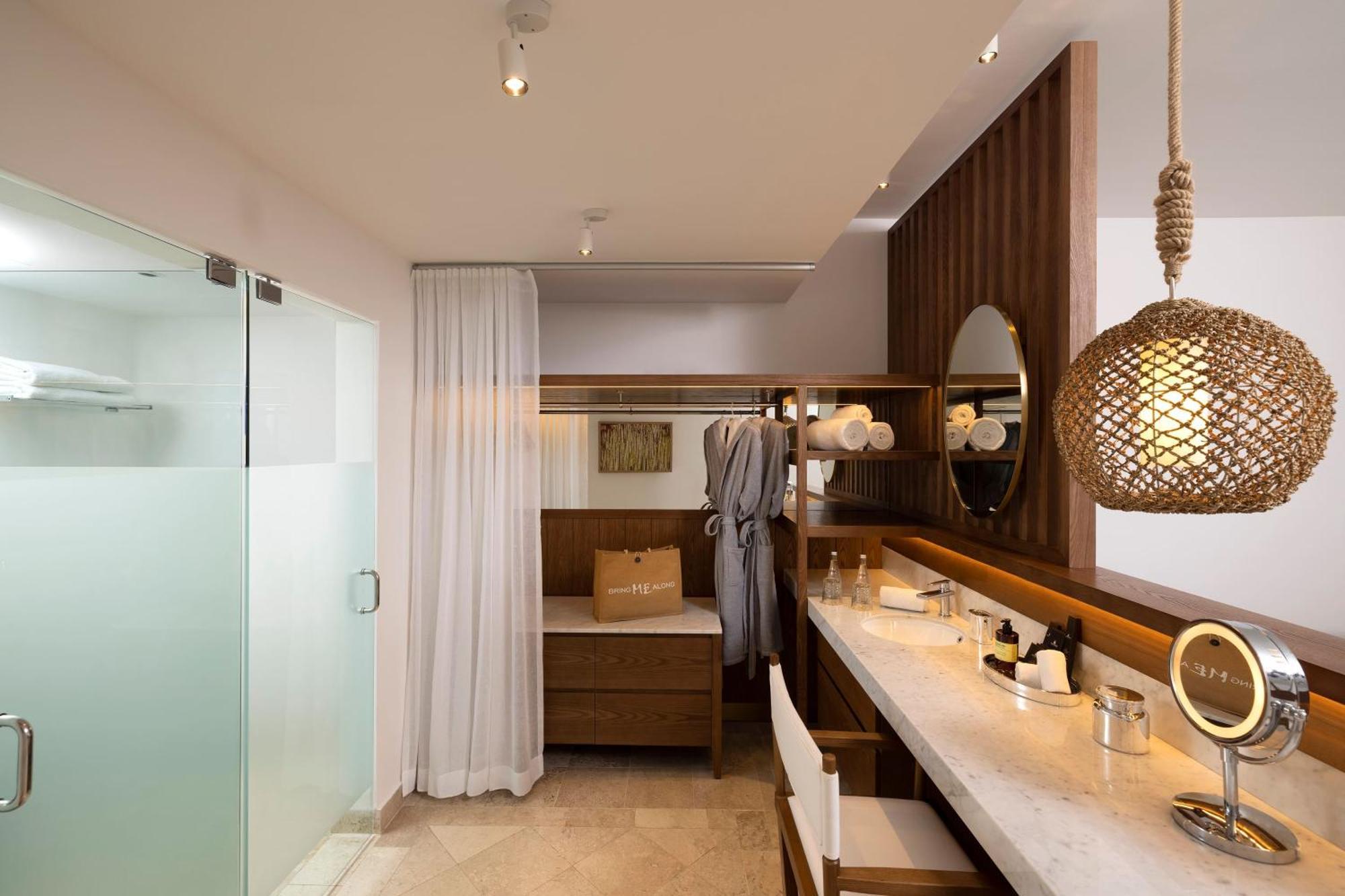 Extra ME+ Junior Suite am Strand mit Whirlpool