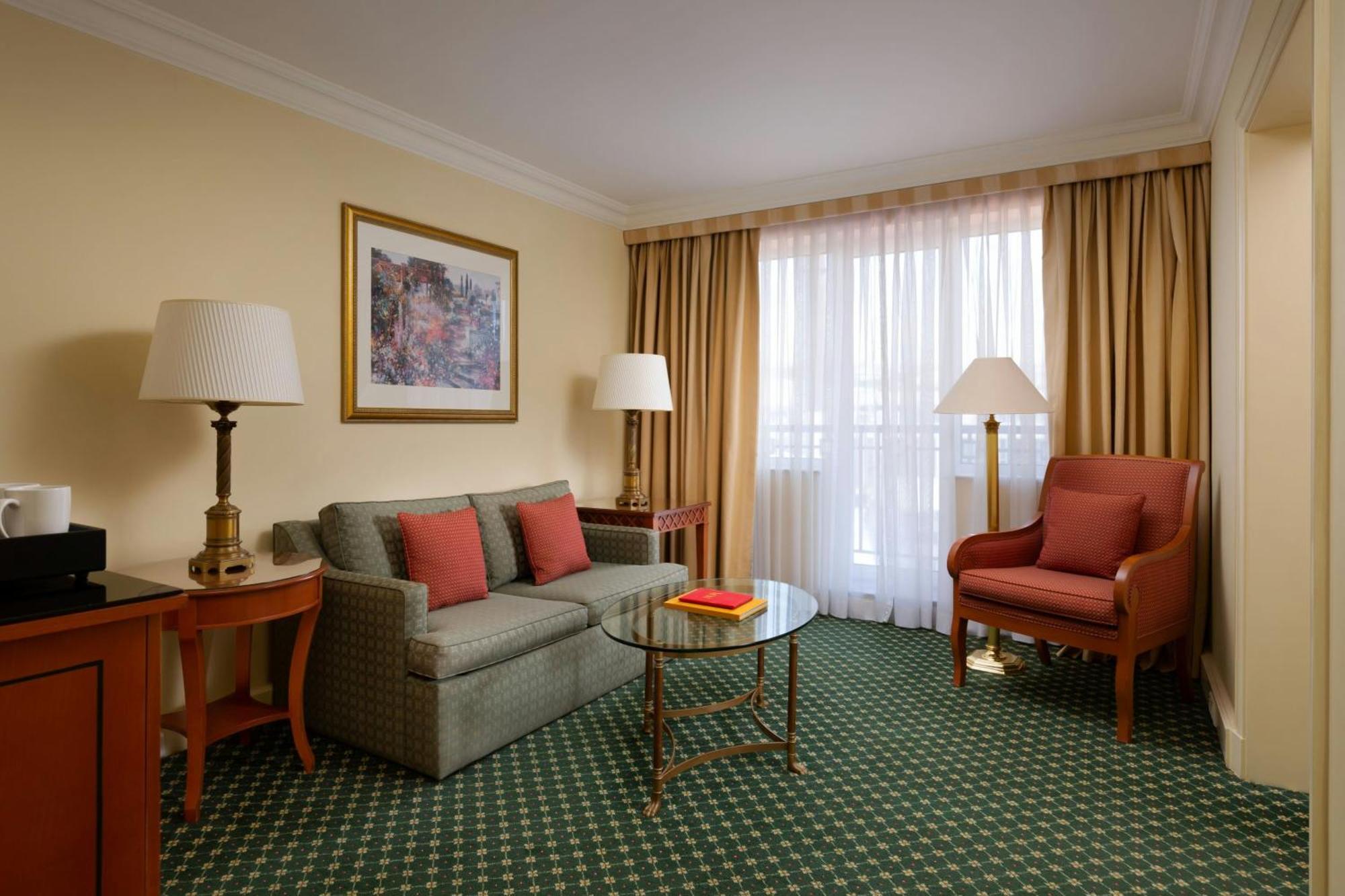 Vice-Presidential Suite, Executive lounge access, 1 King