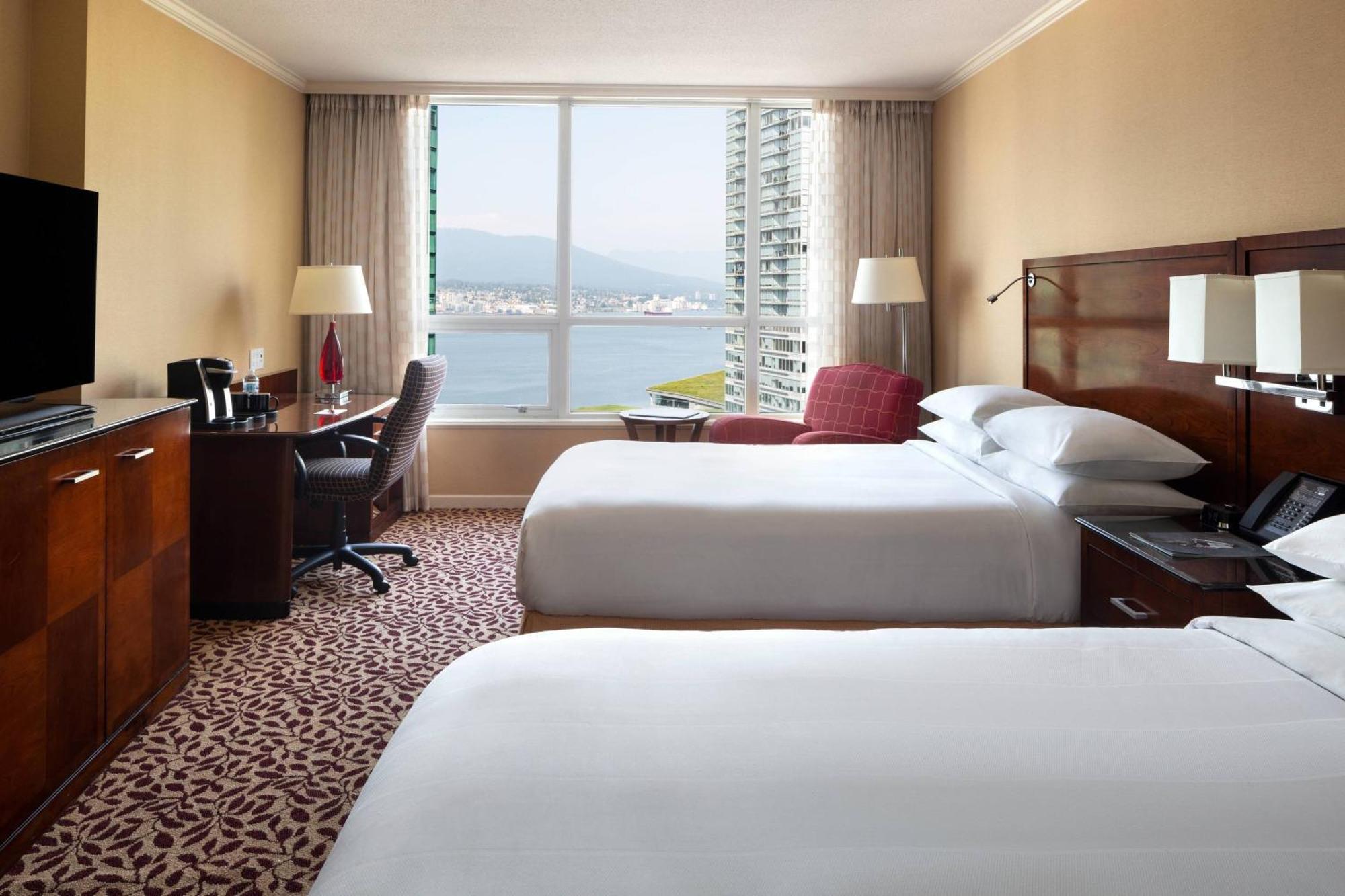 Doppelzimmer mit 2 Doppelbetten und Stadtblick - Concierge-Ebene, obere Etage