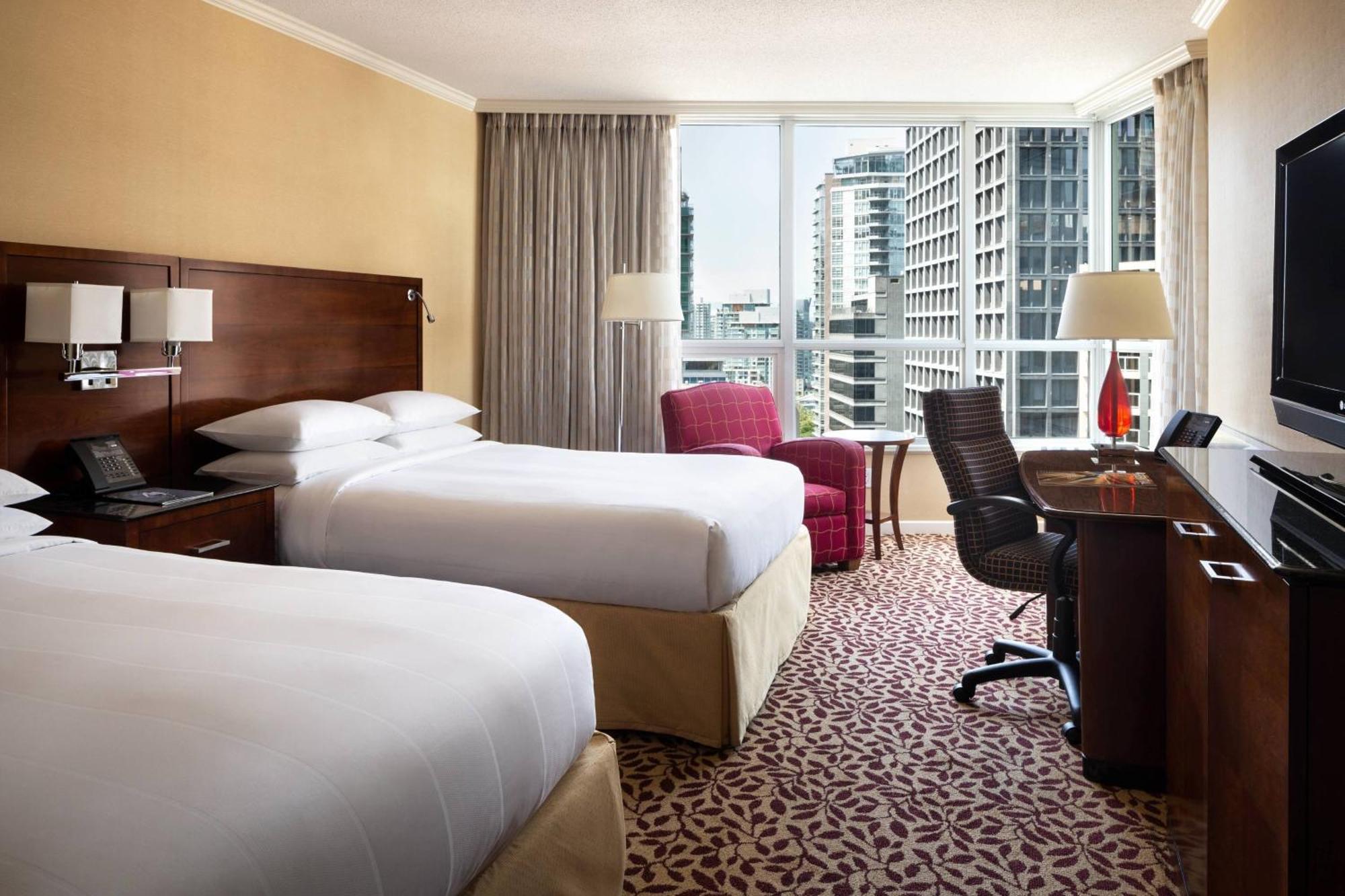 Doppelzimmer mit 2 Doppelbetten und Stadtblick - obere Etage