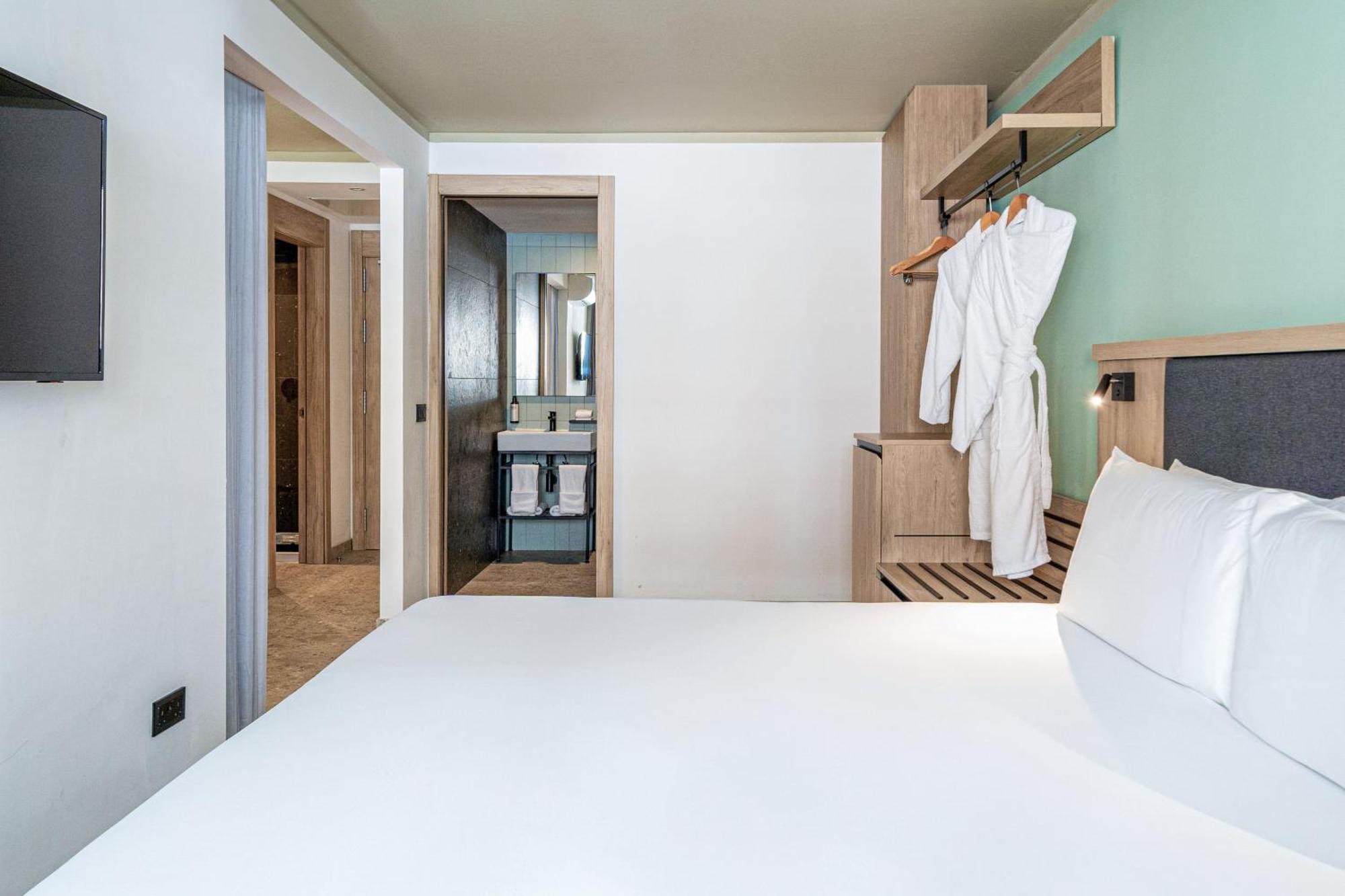 Standard Zimmer mit Kingsize-Bett