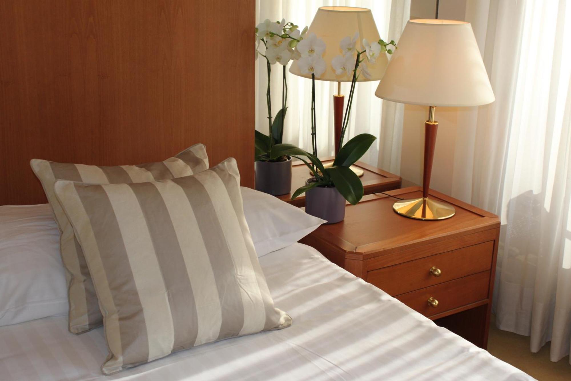 Standard Doppelzimmer mit Balkon – Park- und Seeblick