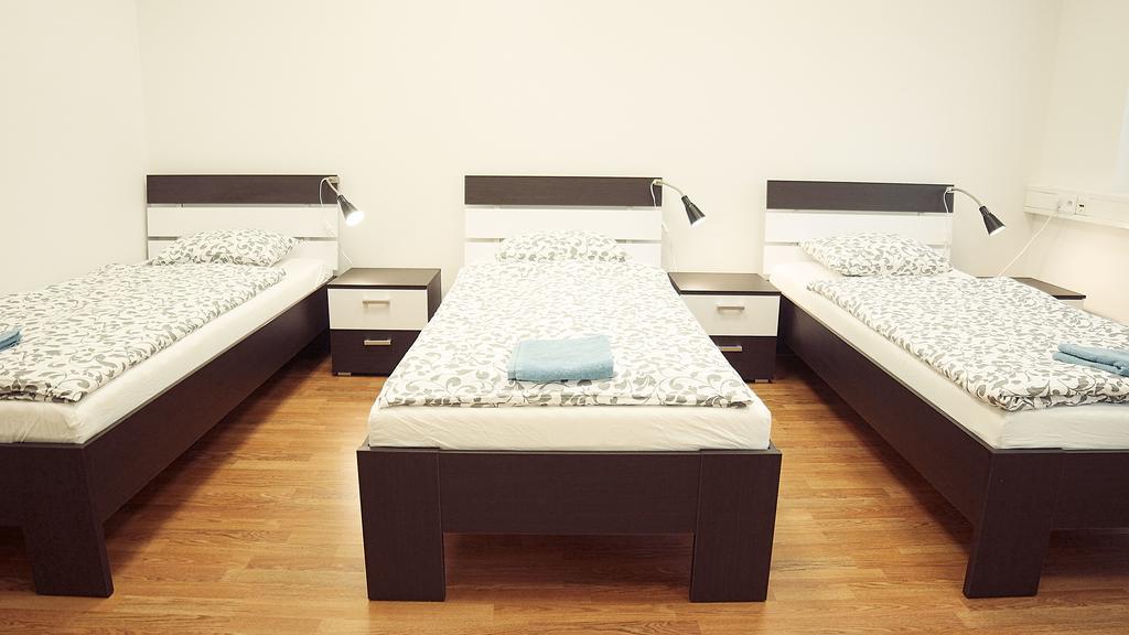 Dreibettzimmer mit Gemeinschaftsbad