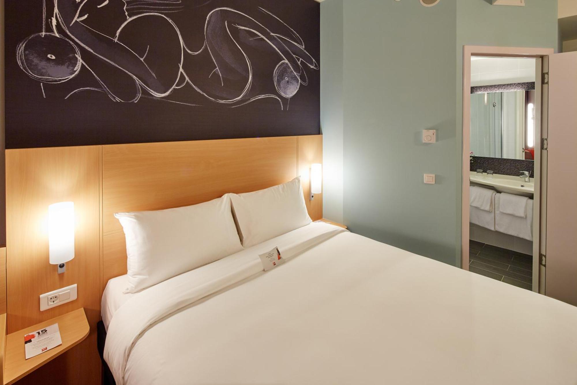 Standard Zimmer mit 1 Doppelbett.
