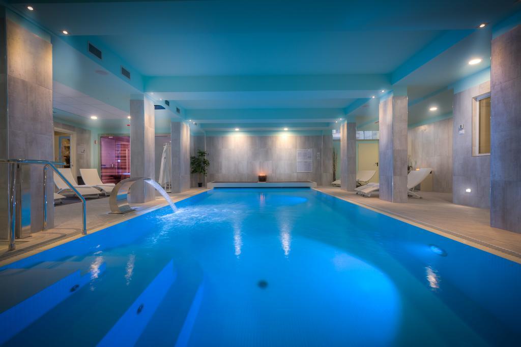 Studio mit Zugang zur Küche und zum Pool
