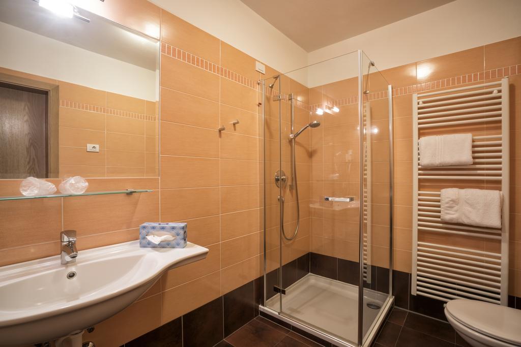 Standard Doppel-/Zweibettzimmer mit Balkon