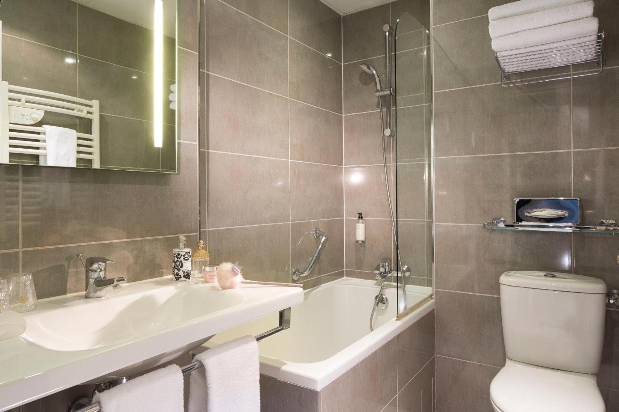 Superior Zimmer mit 1 Queensize-Bett und 1 Einzelbett