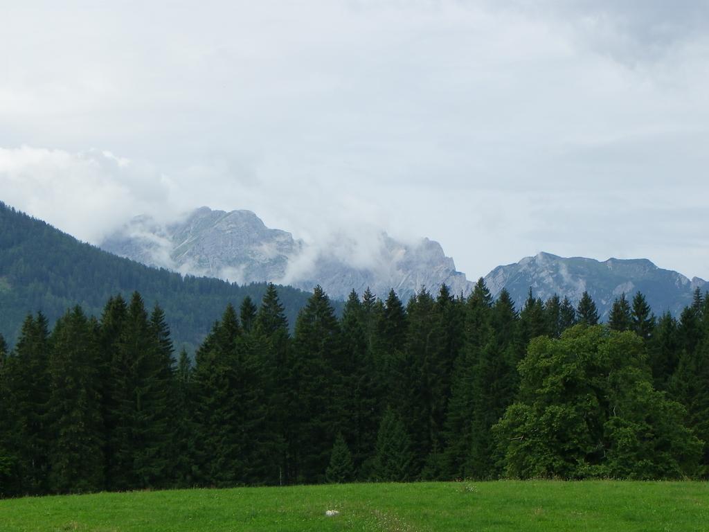 Familienzimmer mit Bergblick
