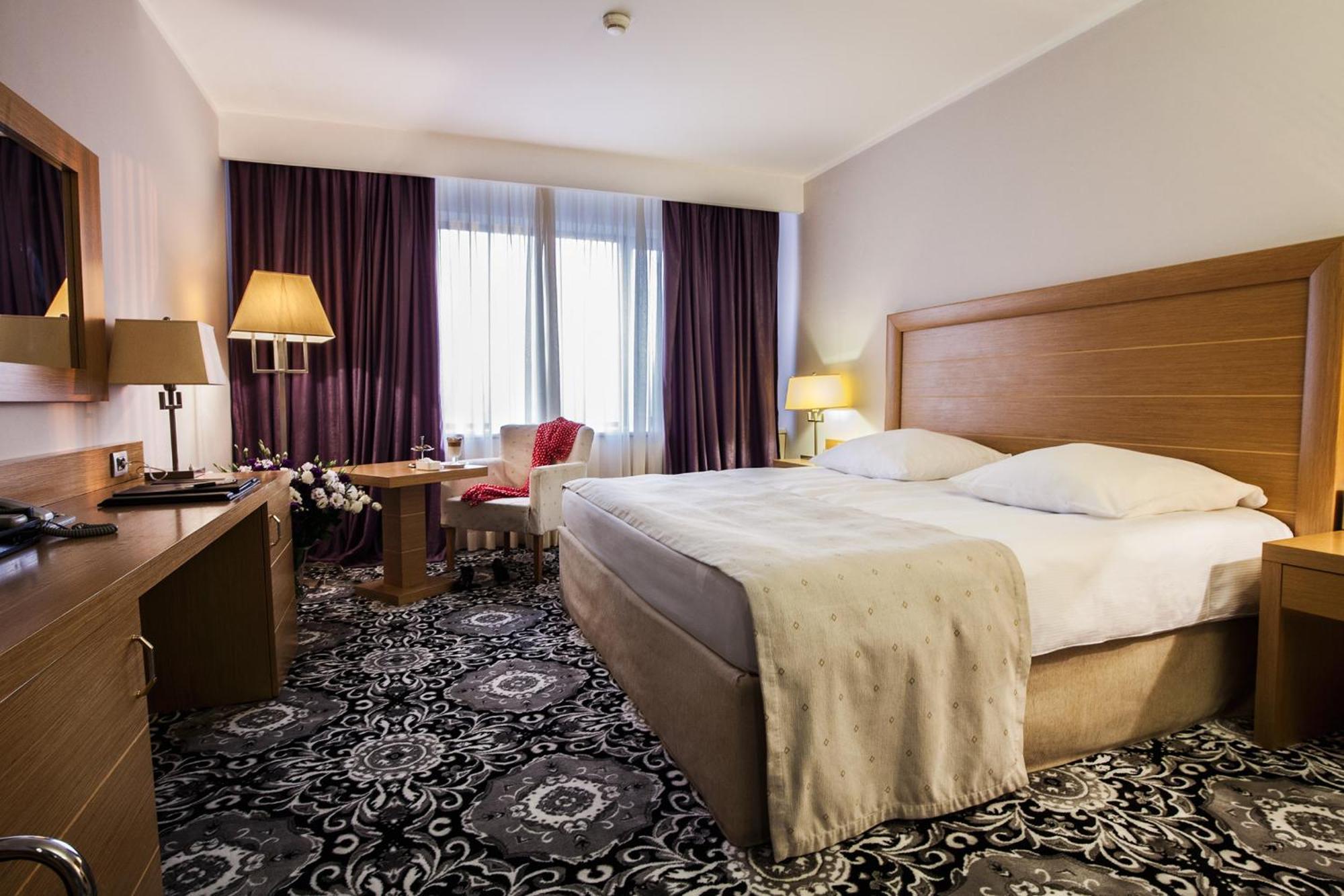 Deluxe Zimmer mit Kingsize-Bett