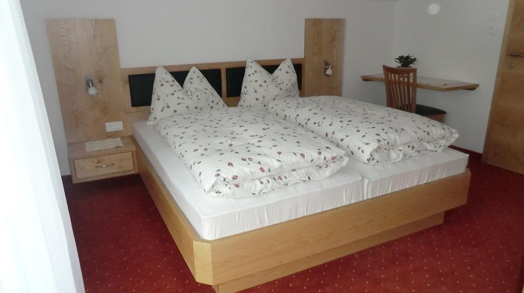 Doppelzimmer mit Balkon