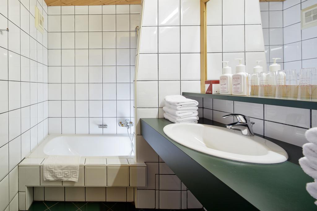 Familiensuite mit Balkon
