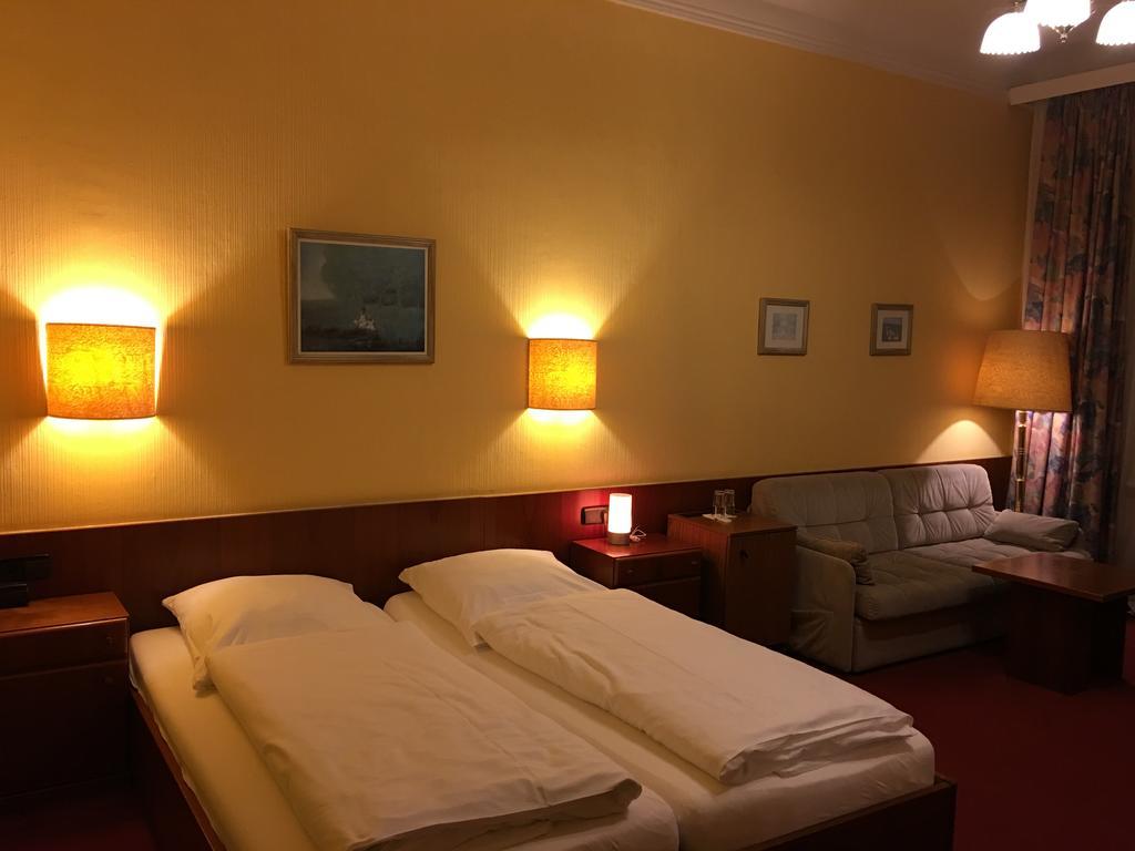 Doppelzimmer mit eigenem externen Bad