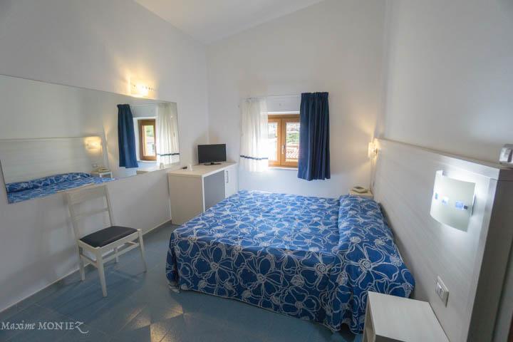 Doppel- oder Zweibettzimmer
