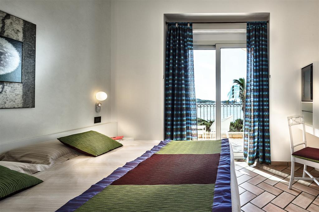 Deluxe Doppel-/Zweibettzimmer mit Meerblick