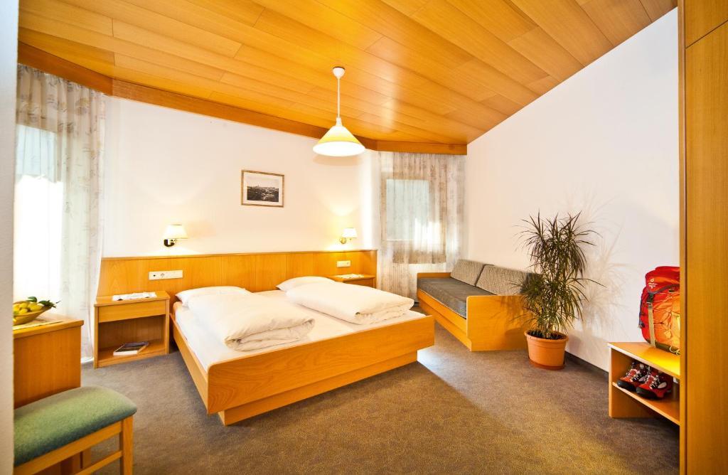Economy Familienzimmer mit Balkon