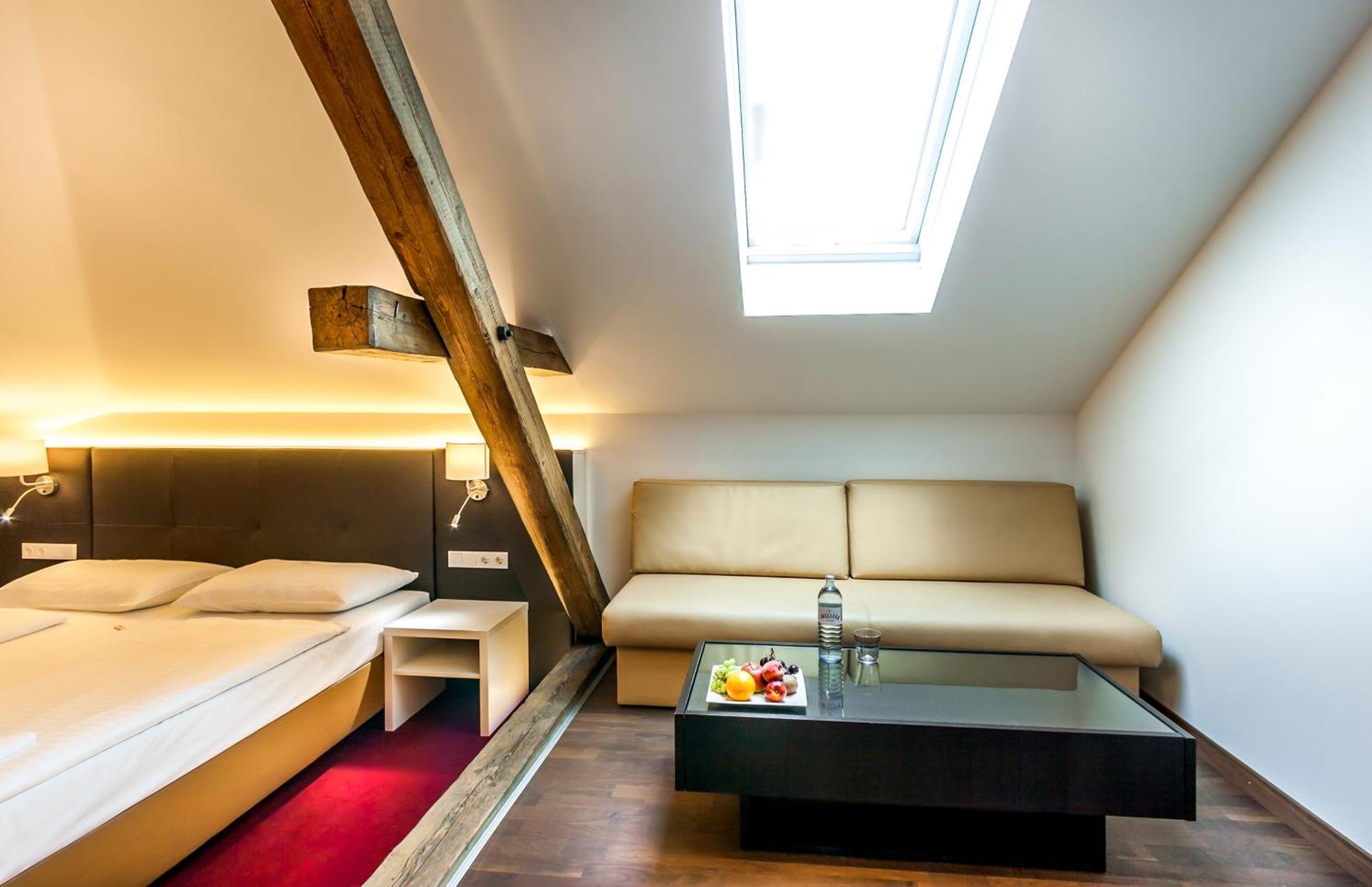 Classic Dreibettzimmer