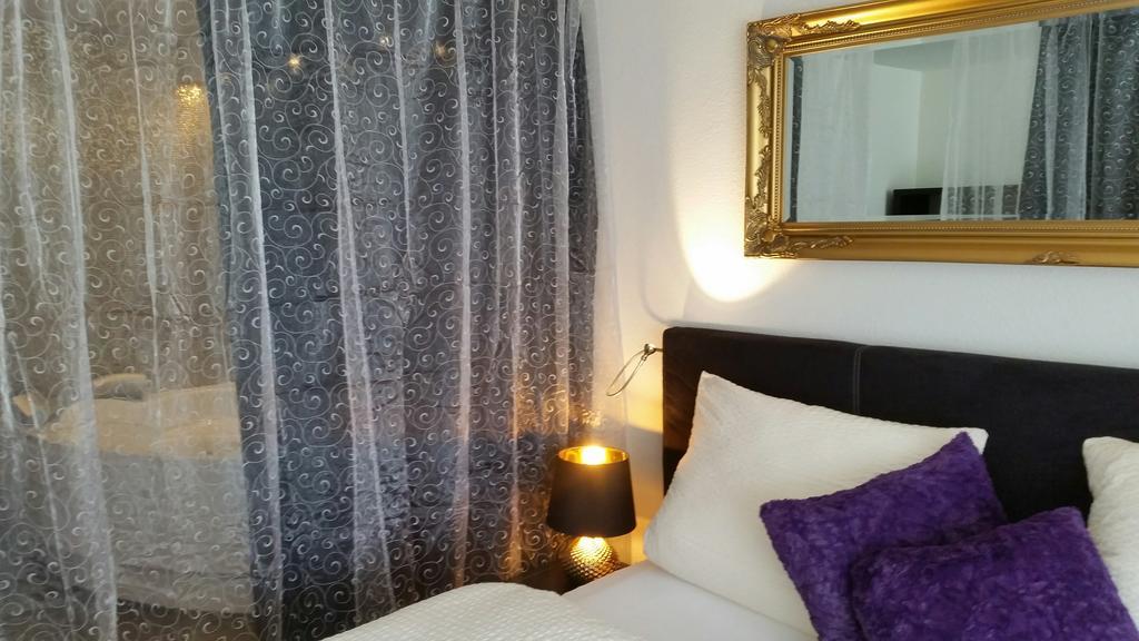 Deluxe Doppelzimmer mit Balkon und Whirlpool-Badewanne