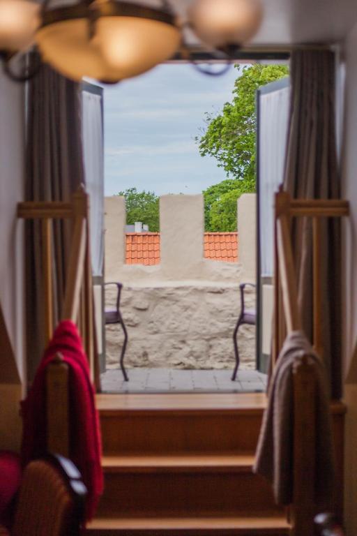 Suite Arensburg - Historisch