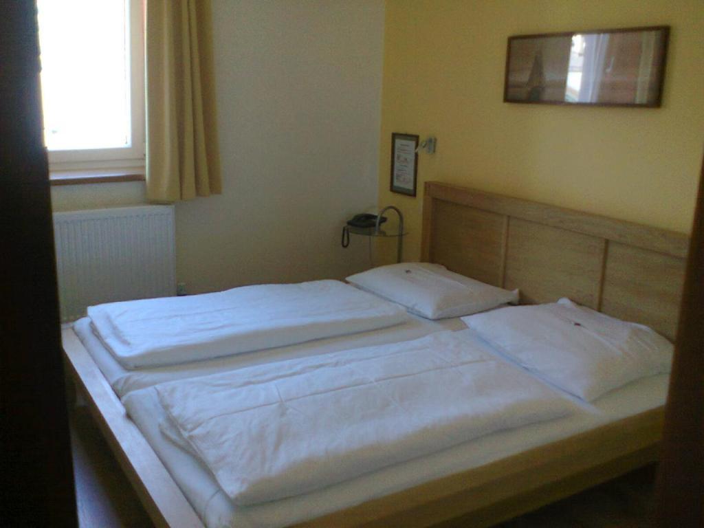 Familienzimmer (2 Erwachsene + 2 Kinder)