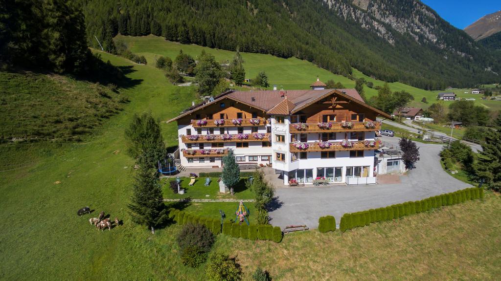 Einzelzimmer mit Balkon