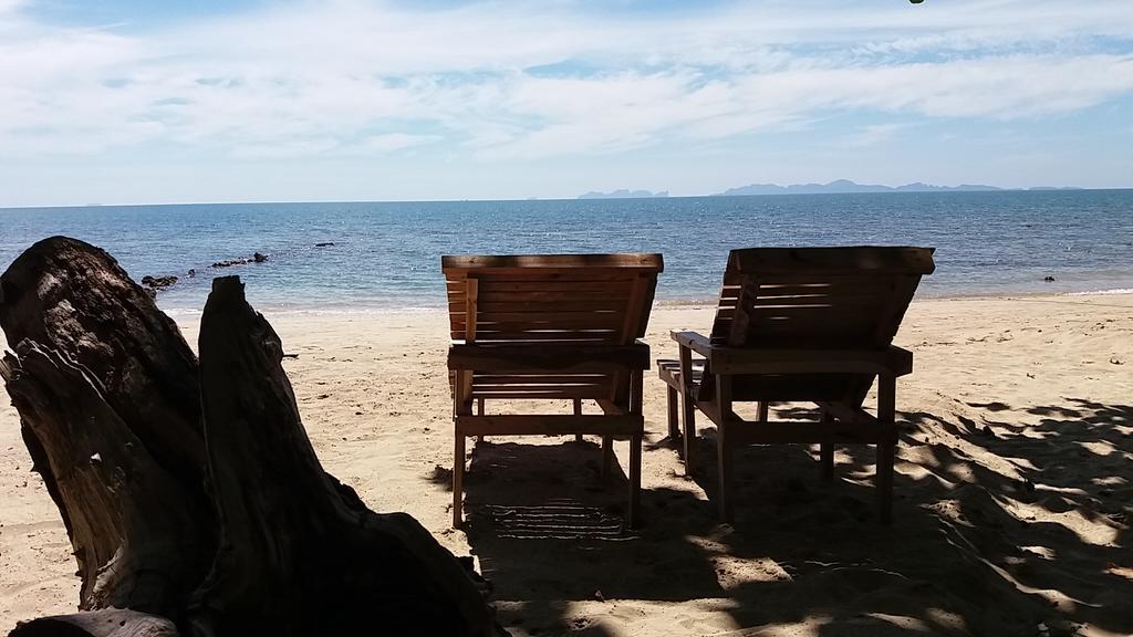 Family Room with Sea View,378424123:JPEG