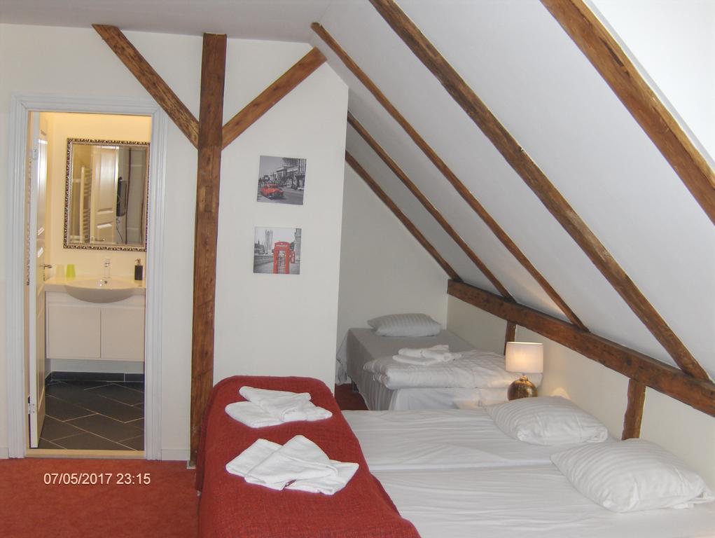 Doppel- oder Zweibettzimmer