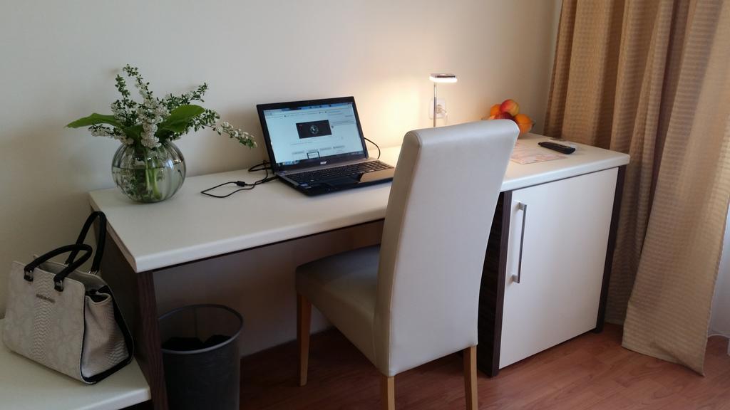 Deluxe Doppelzimmer (2 Erwachsene & 1 Kind)