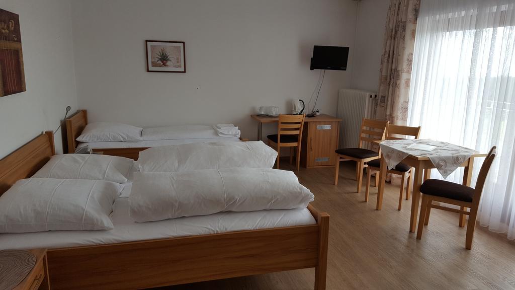 Dreibettzimmer