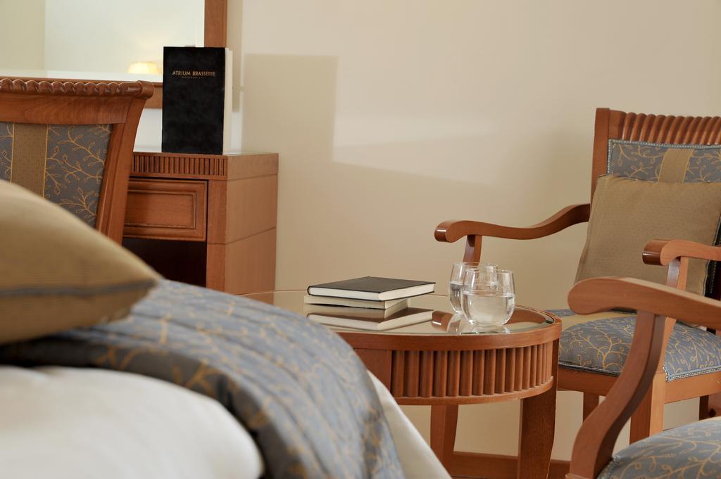 Executive Zimmer mit Whirlpool-Badewanne und eigenem Balkon