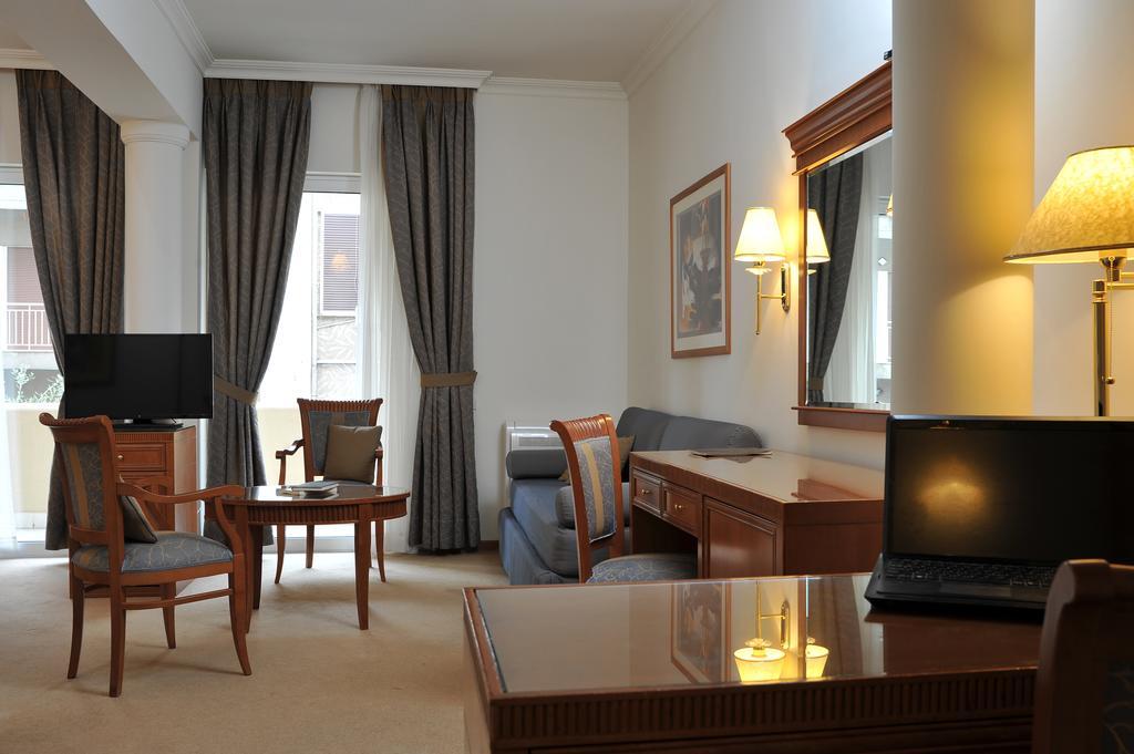 Junior Suite mit Whirlpool-Badewanne und eigenem Balkon