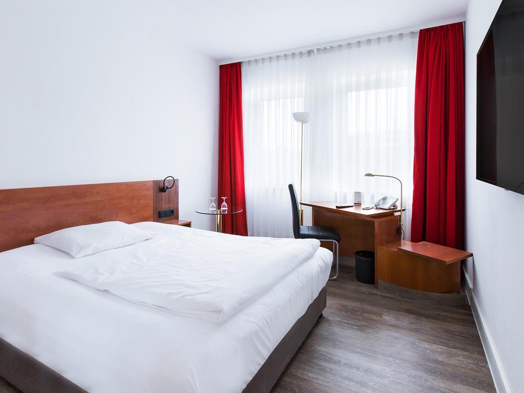Doppel- oder Zweibettzimmer