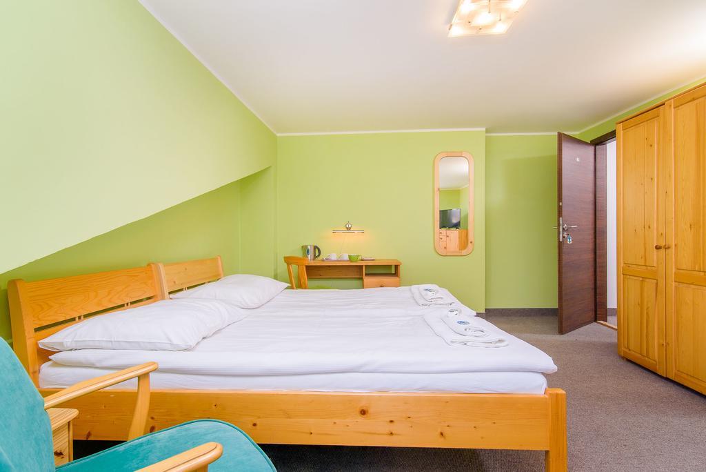 Doppel- oder Zweibettzimmer