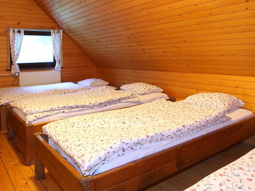 Vierbettzimmer mit Gemeinschaftsbad